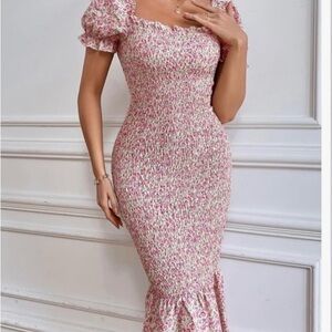 Chic Pink Floral Midi Dress with Puff Sleeves
